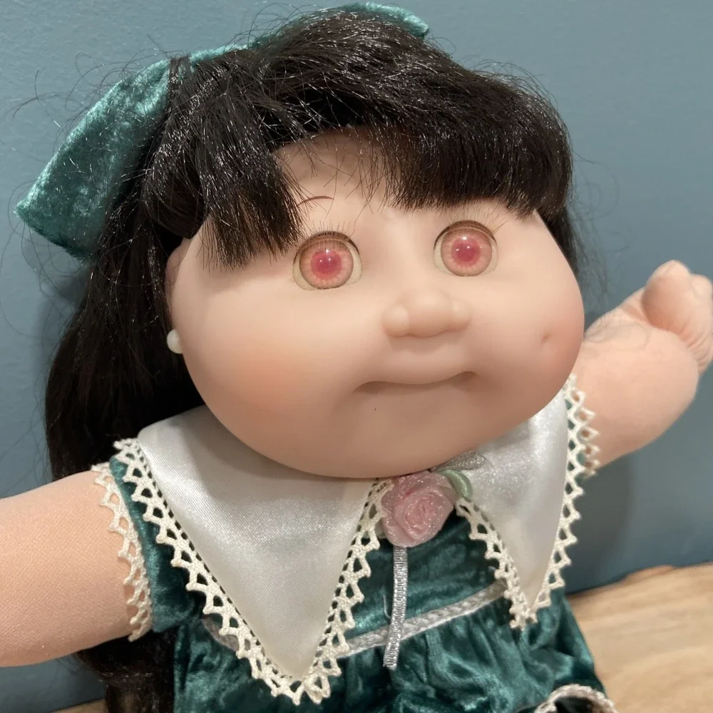 Cabbage Patch Kids Doll Albino Pink Eyes 1995 Green Dress Brown Hair Baby Doll